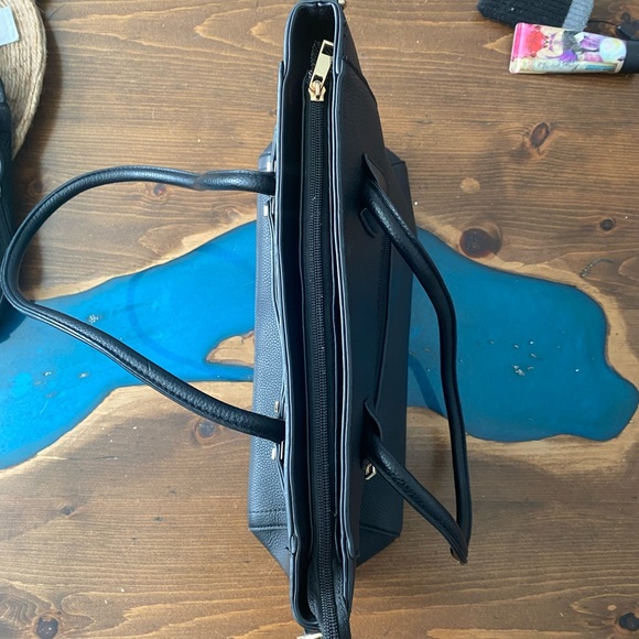 Black and Gold Leather Purse | 2-In-1 Purse Set - Picture 5 of 10